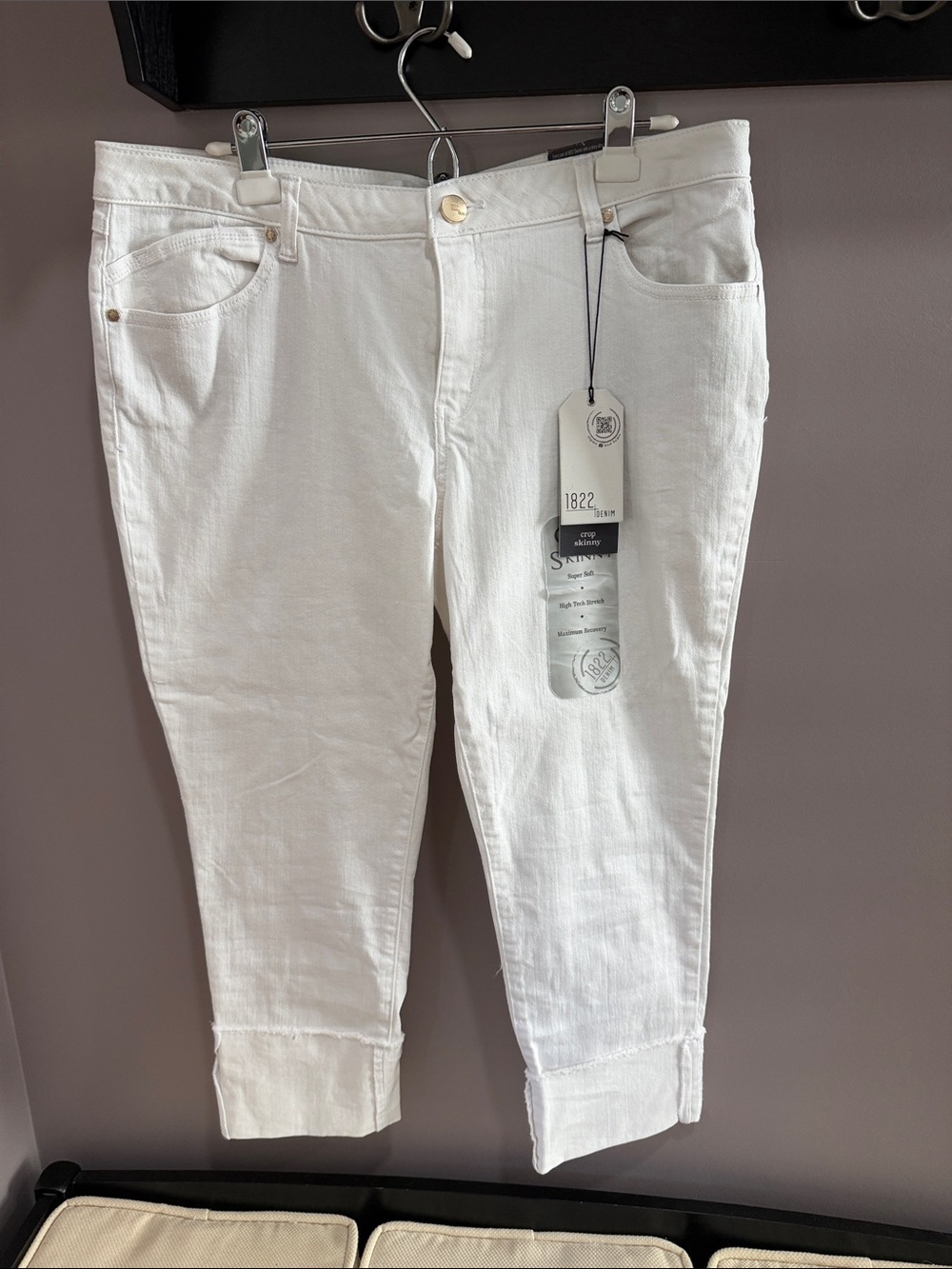 1822 Denim White Ankle Crop Skinny Jeans